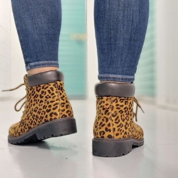 Women's Leopard Combat Lace-up Ankle Boots Low Heel - Picture 4 of 5